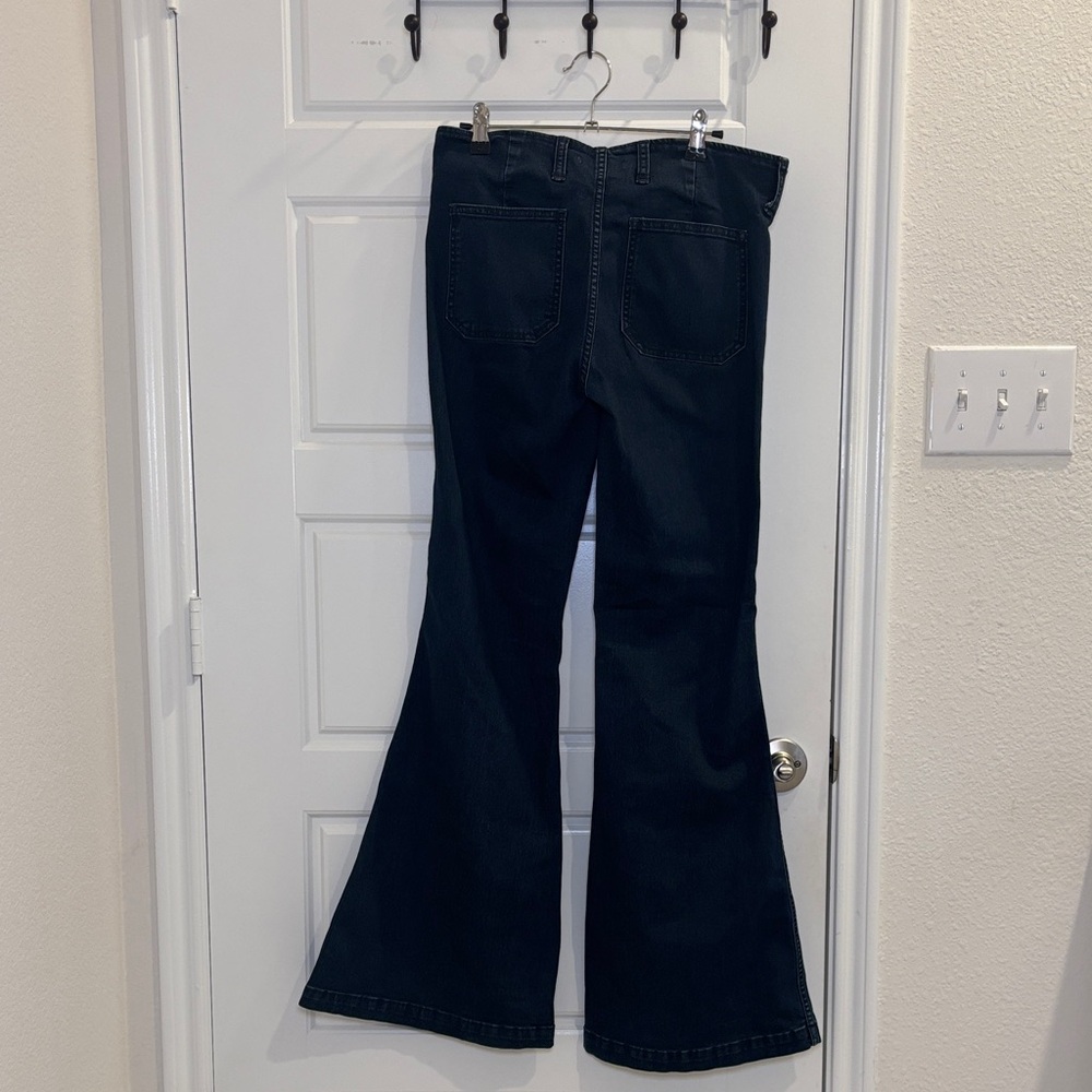 Free People Flare Jeans Bell Bottom Dark Wash Size 30 Boho Retro - Picture 4 of 5